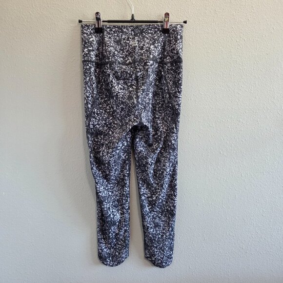 all in motion Girl's Active High Rise Capri Style Leggings Sz Large 10/12 Black - Picture 2 of 4